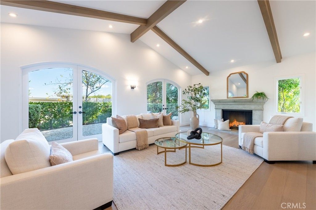 Photo of 17153 Adlon Road, Encino, CA 91436 (MLS # SR26082289)