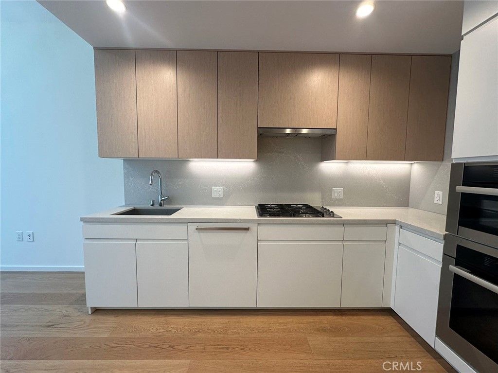 Photo of 877 Francisco Street #1905, Los Angeles, CA 90017 (MLS # CV26058951)