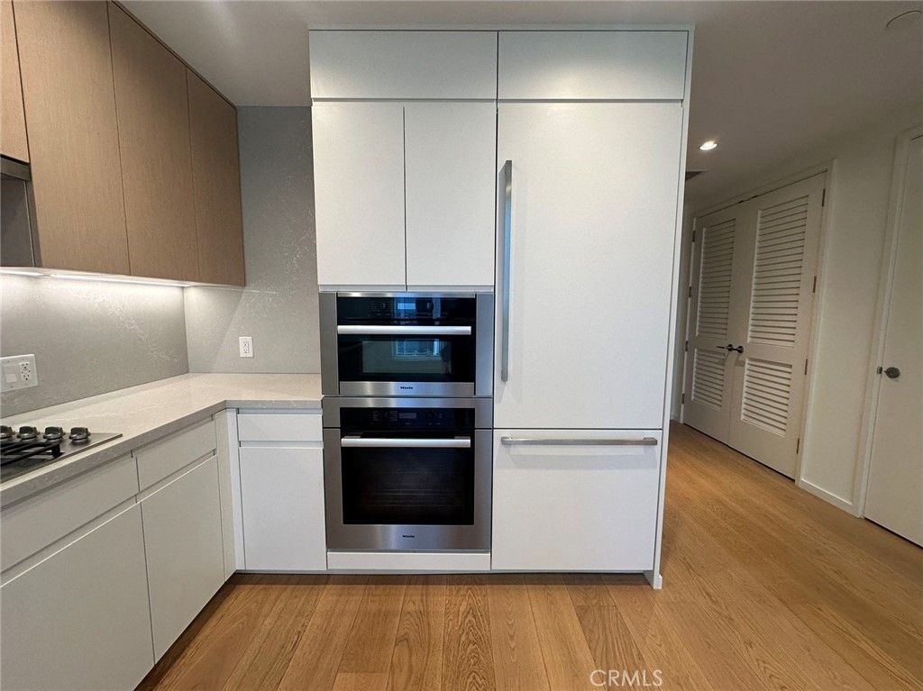 Photo of 877 Francisco Street #1905, Los Angeles, CA 90017 (MLS # CV26058951)