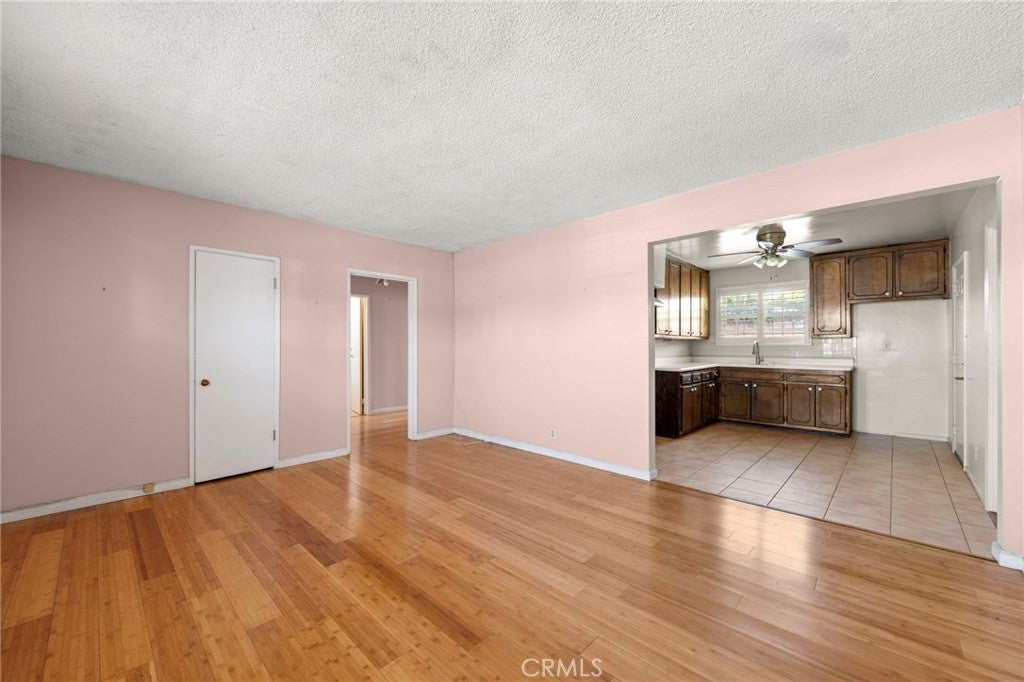 2904 W Caldwell Street