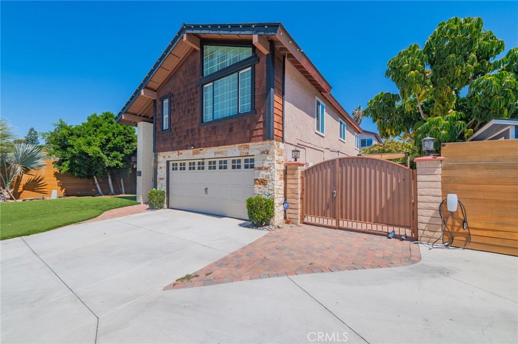 1231 E Boom Avenue