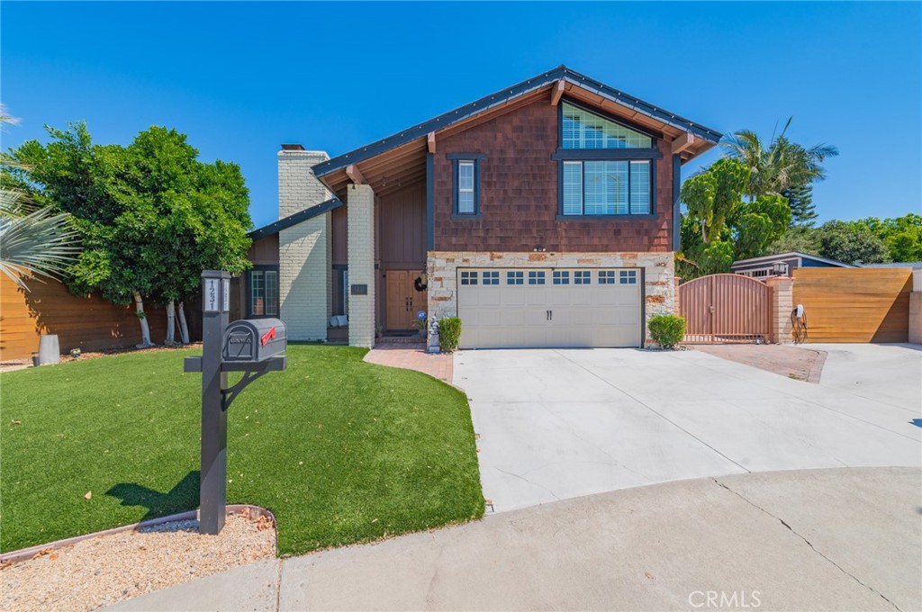 1231 E Boom Avenue