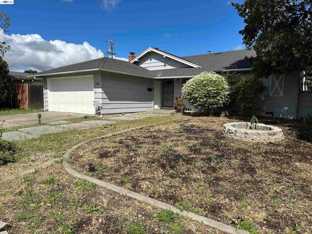 378 Acacia St