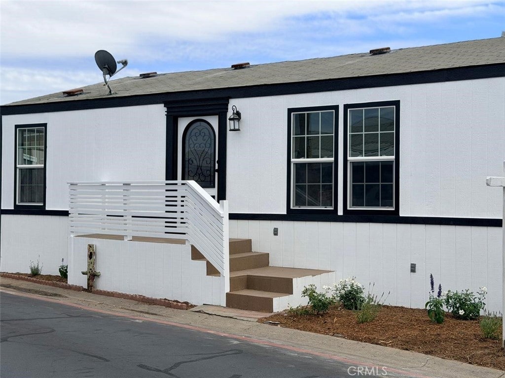 301 Duke lane 16