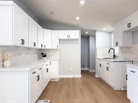 MLS: OC26195319