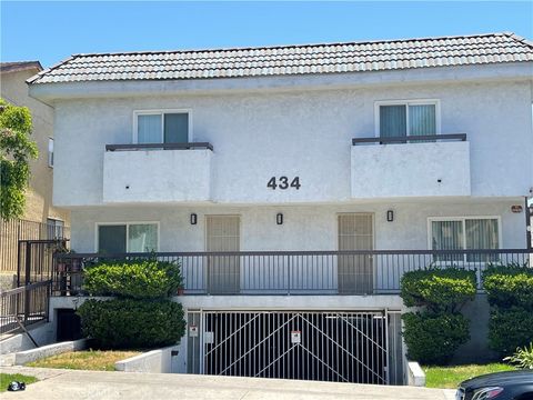 Photo of 434 E Tujunga Avenue #J, Burbank, CA 91501 (MLS # AR26088794)
