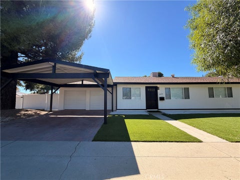 Photo of 18206 Napa Street St, Northridge, CA 91325 (MLS # SR26226642)
