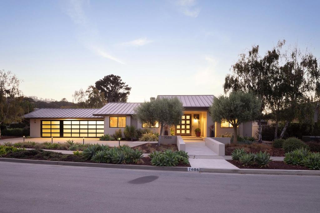 7086 Valley Greens Circle