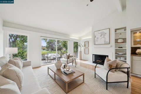 Photo of 511 Rolling Hills Ln Ln, Danville, CA 94526 (MLS # 41150302)