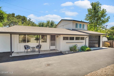 Photo of 1160 Alamos Drive, Thousand Oaks, CA 91362 (MLS # 226004275)