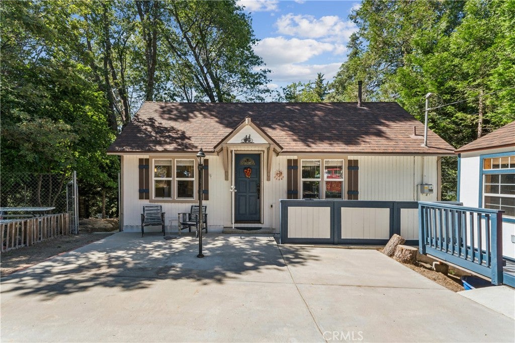 26472 Lake Forest