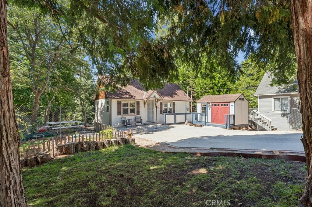 26472 Lake Forest