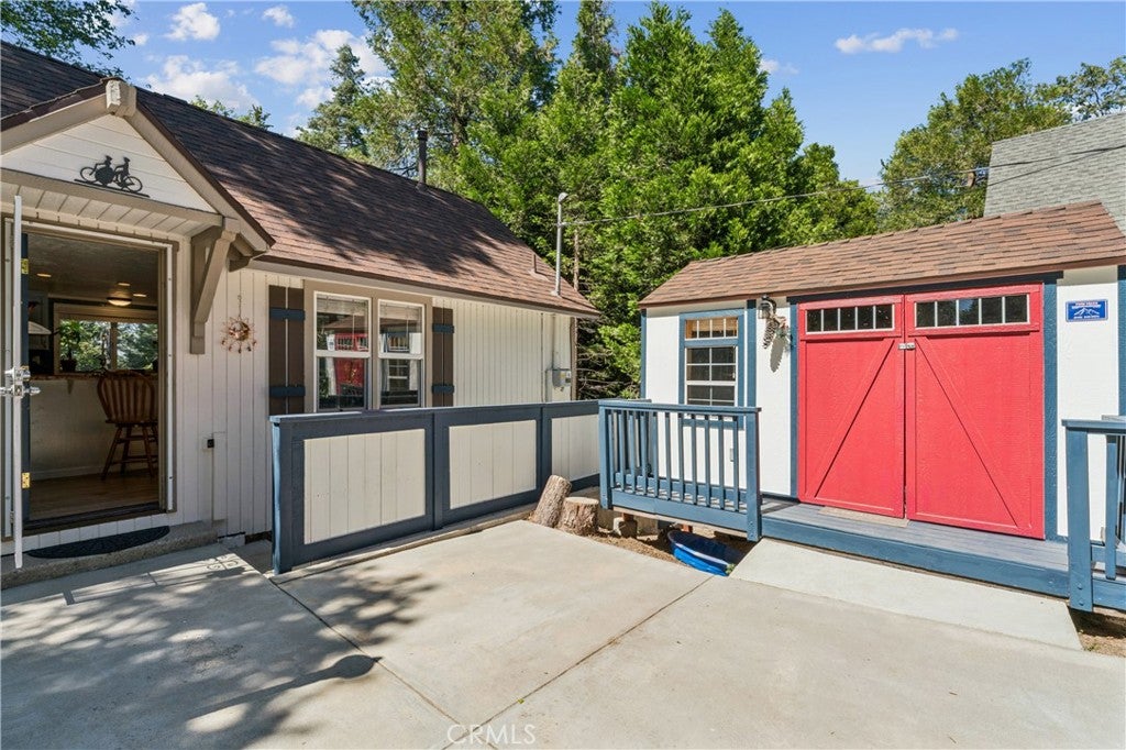 26472 Lake Forest