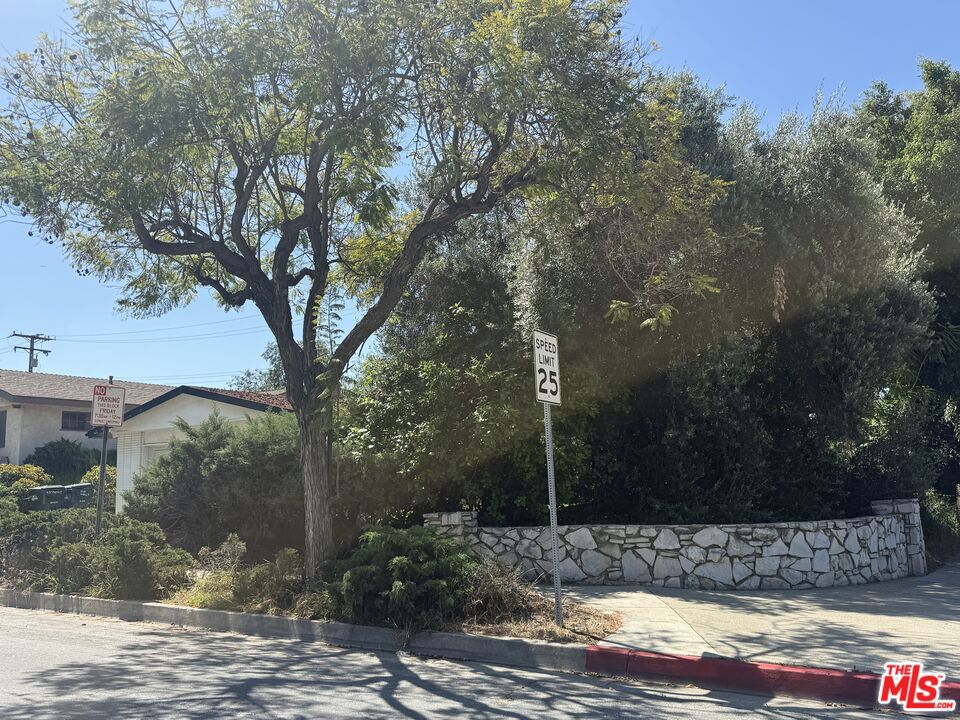 2121 Merle Drive