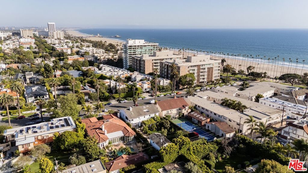 Photo of 143 Marguerita Avenue, Santa Monica, CA 90402 (MLS # 26721633)