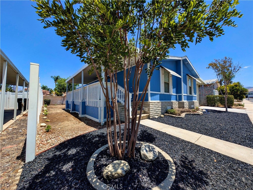 1721 E Colton 32