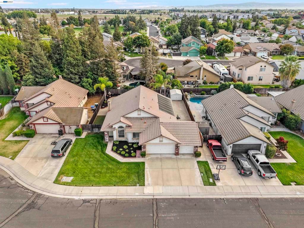 Properties 3 534 Reisling Ct