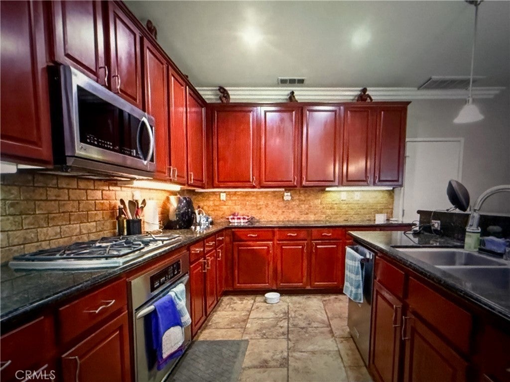 24081 Stone Creek
