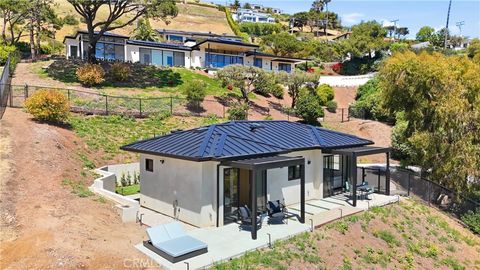 Photo of 33201 Cuthbert, Malibu, CA 90265 (MLS # SR26088372)