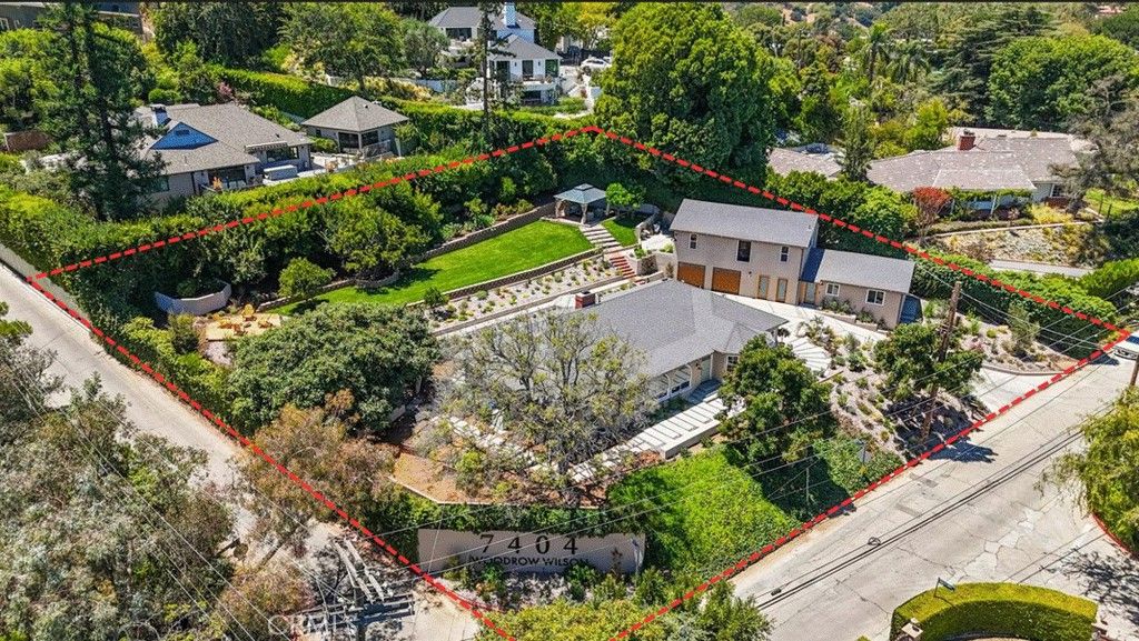 Photo of 7404 Woodrow Wilson Drive, Los Angeles, CA 90046 (MLS # GD25173818)