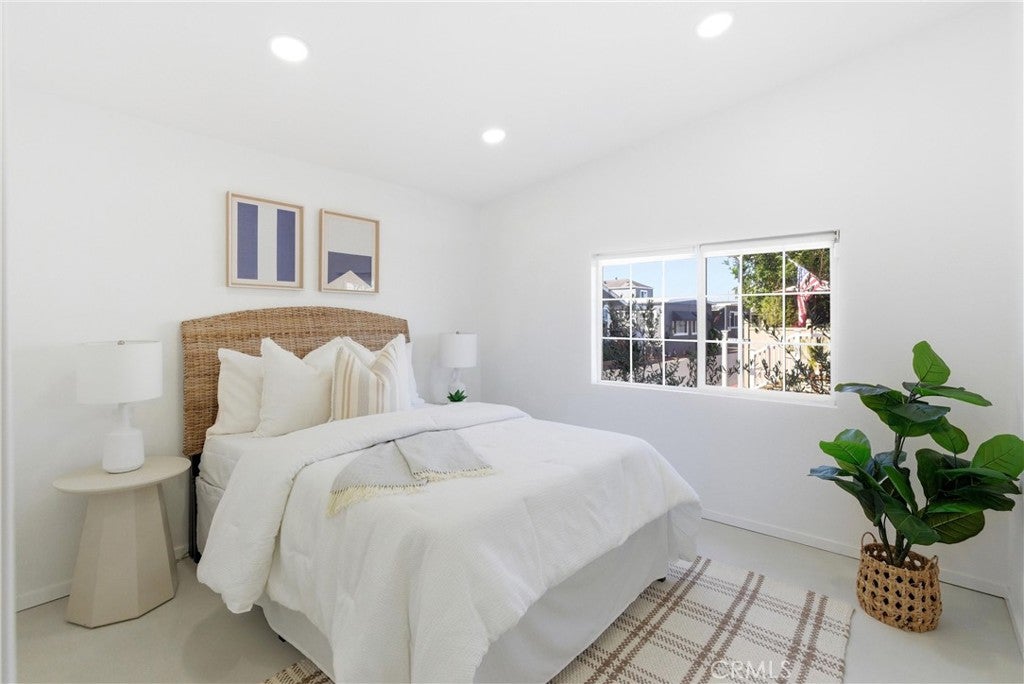 260 Mayflower, Newport Beach CA 92660 - Photo 14