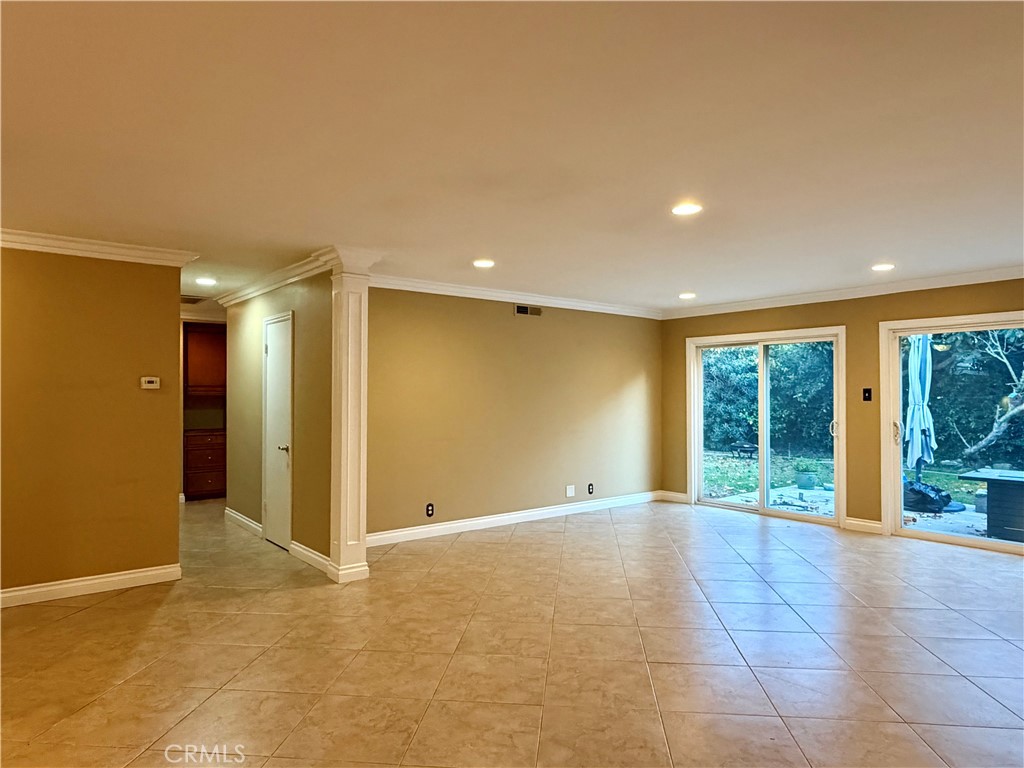 4848 Ironwood Avenue