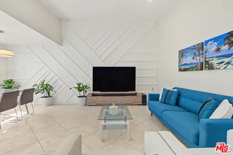 MLS: 26998465