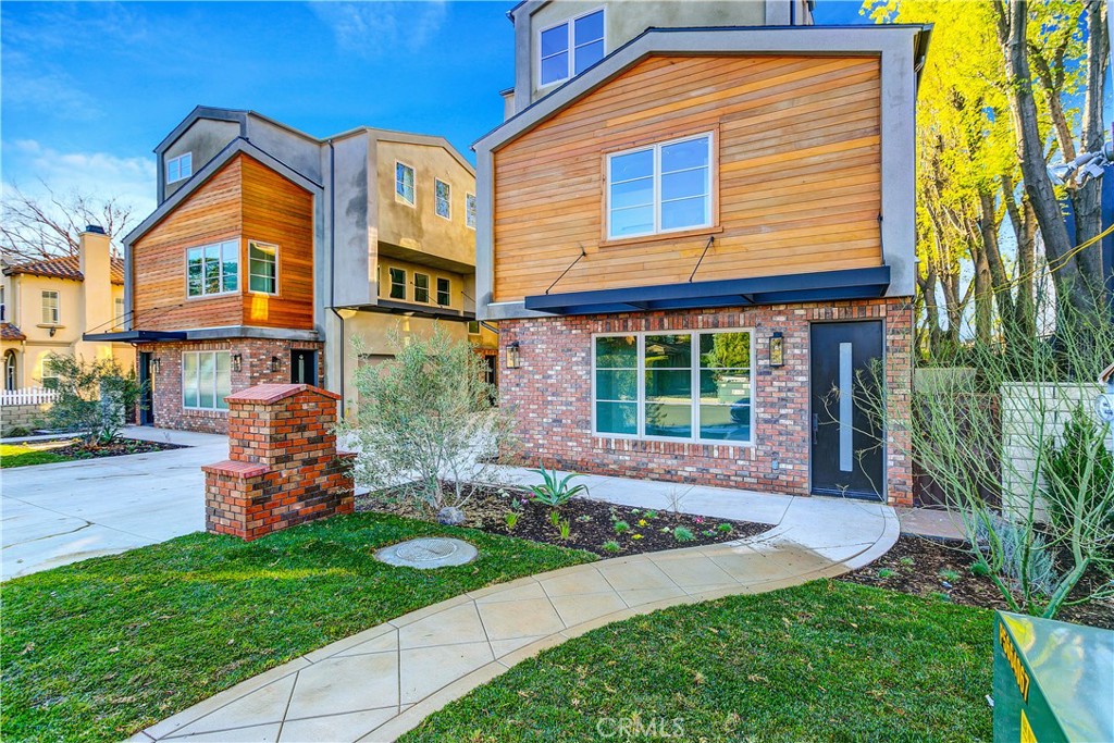 Reside in this newer 2019 built condominium. This condo unit features 3 bedrooms, 3 baths and its own private 2 car garage with direct access to the home. The spacious master suite boasts a large walk in closet, bathroom with soaking tub and dual sinks. Kitchen features stainless steel appliances, quartz countertops and opens up to the dining room and living room. Includes small private yard space. Enjoy Downtown Monrovia's Farmer's Market, restaurants, & easy access to the 210 and 605 freeways. Tenants need to bring refrigerator, washer & dryer (hookups in garage). Close to Metro Gold line!