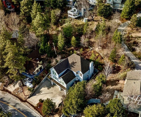 Photo of 27732 North Bay Rd, Lake Arrowhead, CA 92352 (MLS # OC25243506)