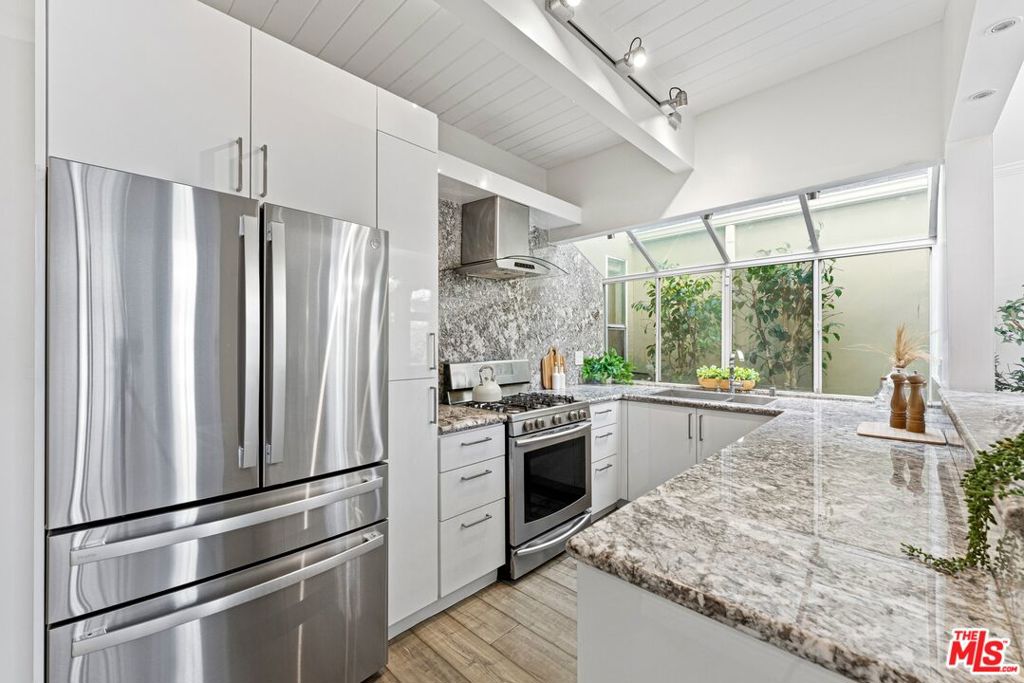 24 1/2 Northstar Street