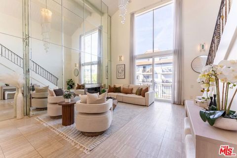 Photo of 24 1/2 Northstar Street, Marina Del Rey, CA 90292 (MLS # 26656987)