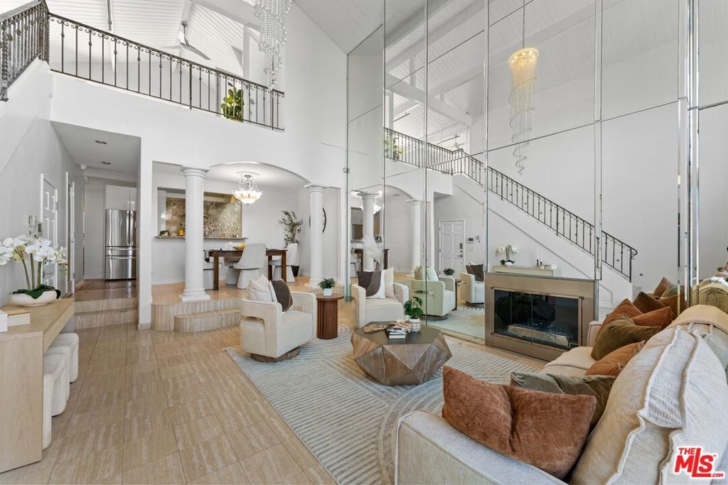 Photo of 24 1/2 Northstar Street, Marina Del Rey, CA 90292 (MLS # 26656987)