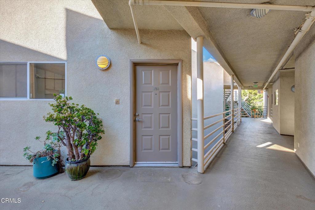 2915 Montrose Avenue 628