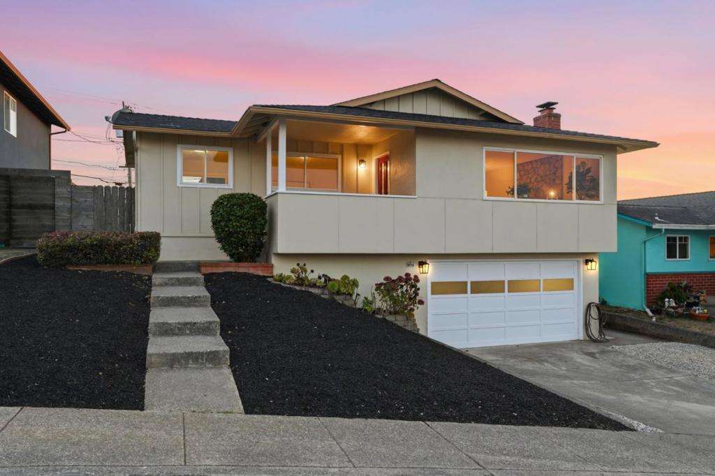 245 Castleton Way