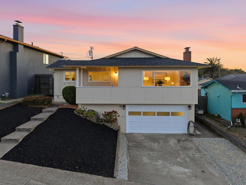 245 Castleton Way