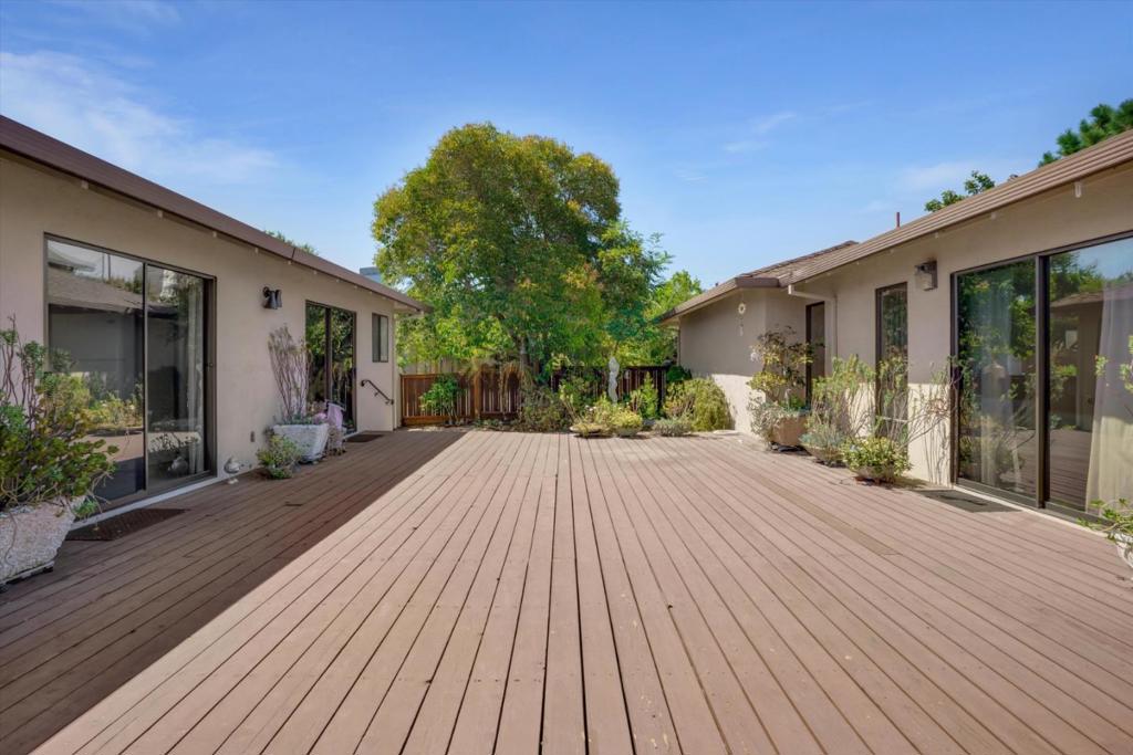 685 Oak Park Way