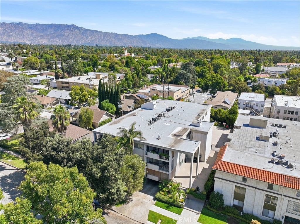 1810 Ramona 33