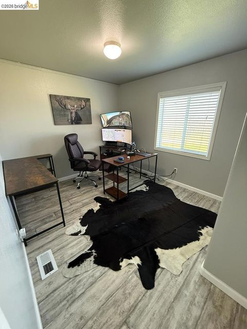 20080 20080 E Kettleman LN Lodi CA 95240