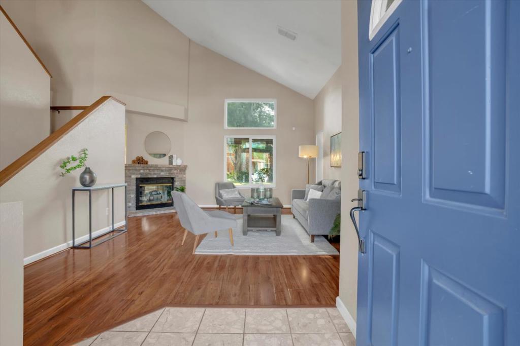825 Foxwood Drive