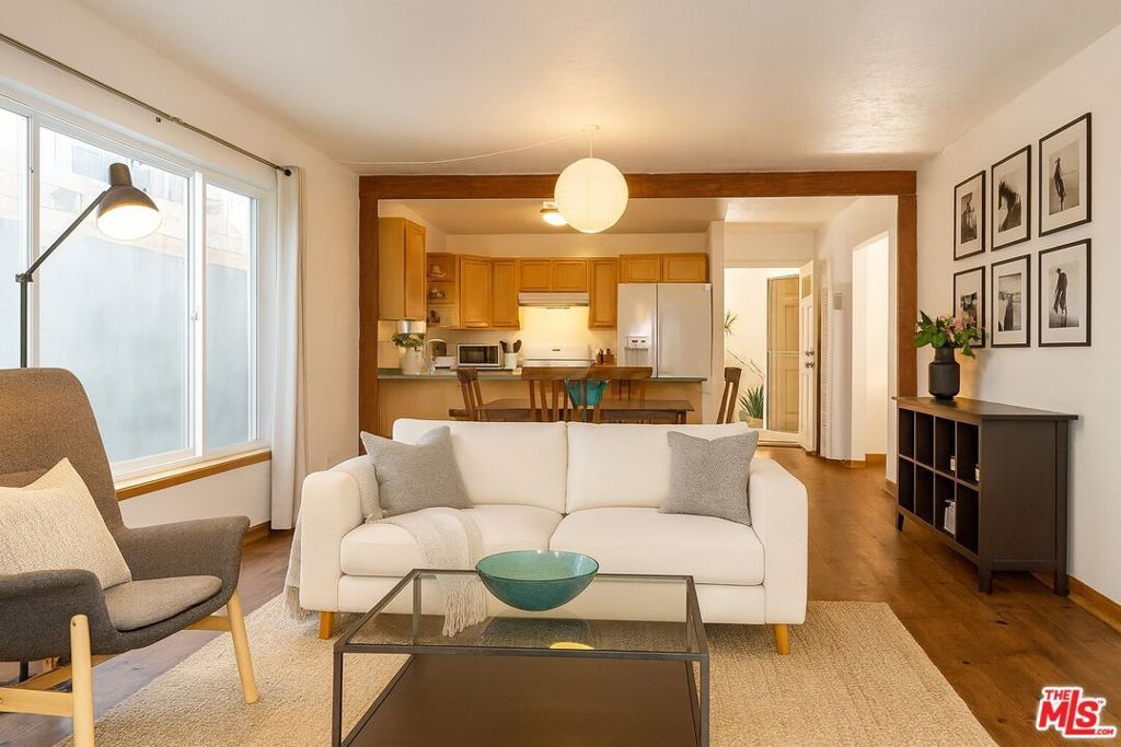 Photo of 643 Santa Clara Avenue, Venice, CA 90291 (MLS # 25617157)