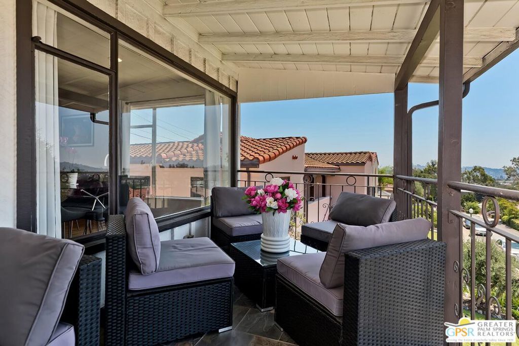 Photo of 500 Woodbury Road, Glendale, CA 91206 (MLS # 25577341PS)