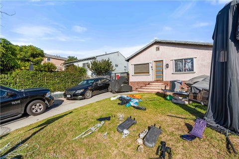 Photo of 11224 S Budlong AVE, Los Angeles, CA 90044 (MLS # SR26232135)