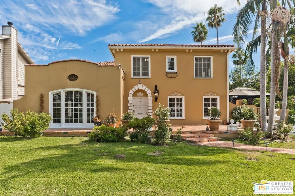 Photo of 404 E Randolph Street, Glendale, CA 91207 (MLS # 25585757PS)