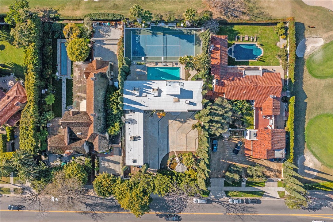 217 N Rossmore Avenue