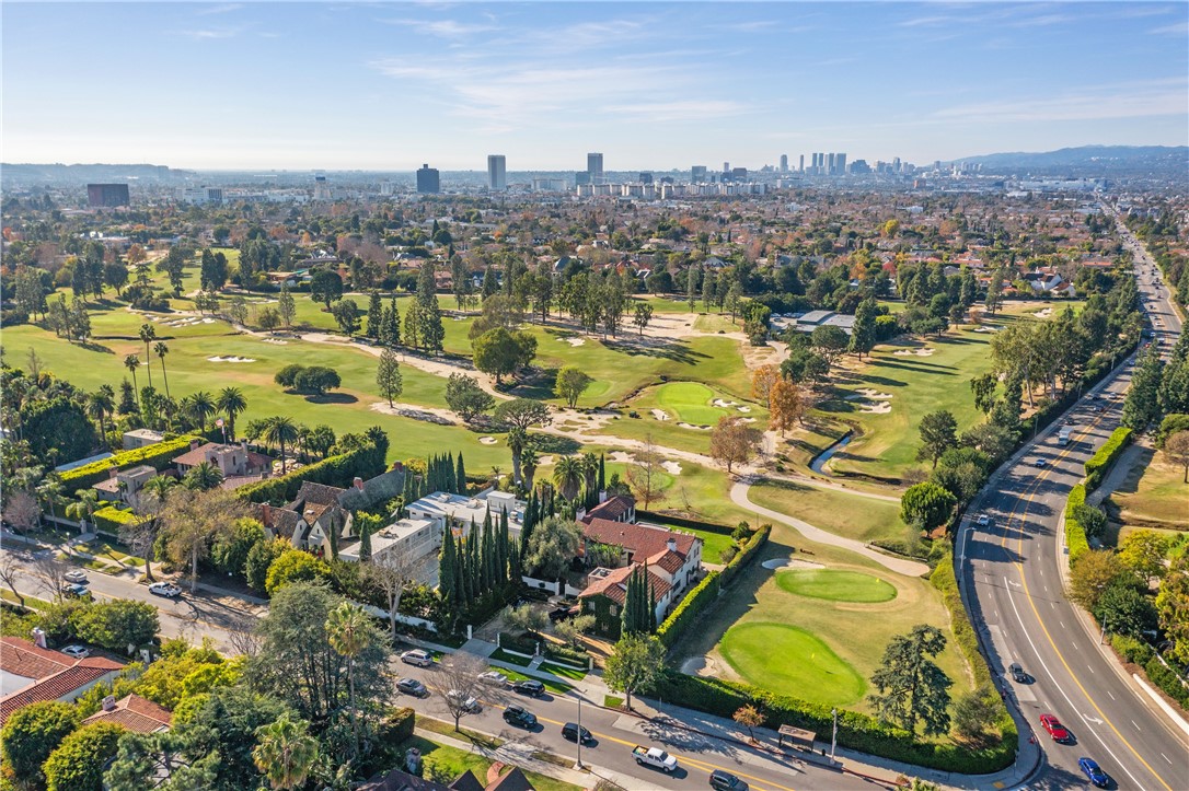 217 N Rossmore Avenue