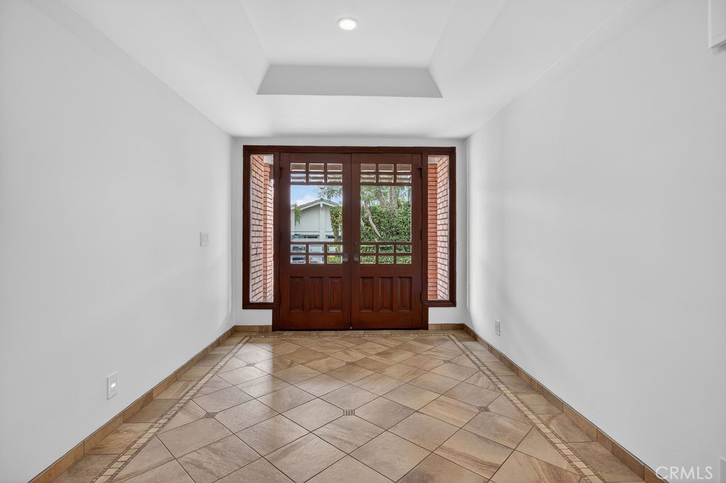 720 EMERALD BAY