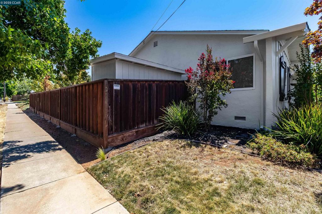 1349 Montana Dr