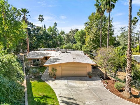 Photo of 624 Fountain Avenue, Redlands, CA 92373 (MLS # IG26039534)
