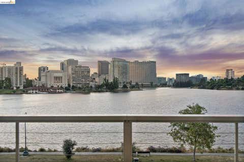 Photo of 1410 Lakeshore Ave AVE #5, Oakland, CA 94606 (MLS # 41138287)