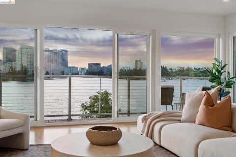 Photo of 1410 Lakeshore Ave AVE #5, Oakland, CA 94606 (MLS # 41138287)